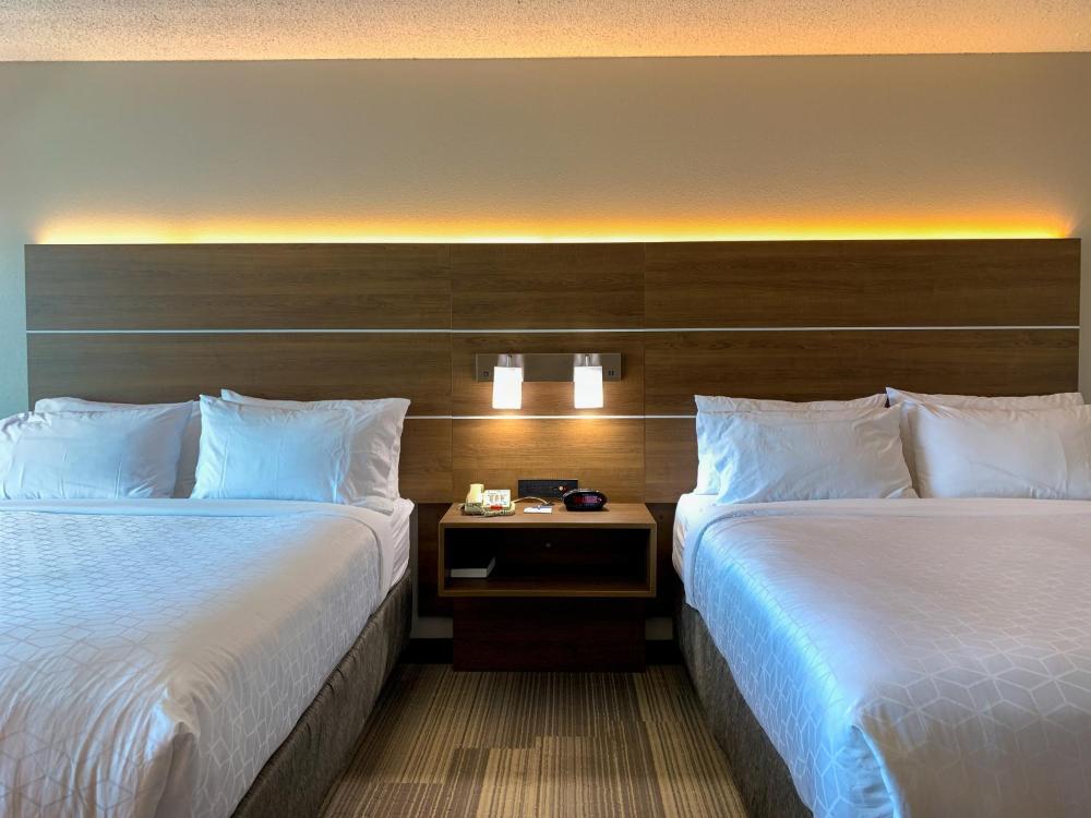 Holiday Inn Express & Suites Lexington Downtown Area-Keeneland by IHG